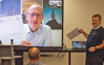 Zeugnisse via „Dematerialisierungsmaschine“ überreicht